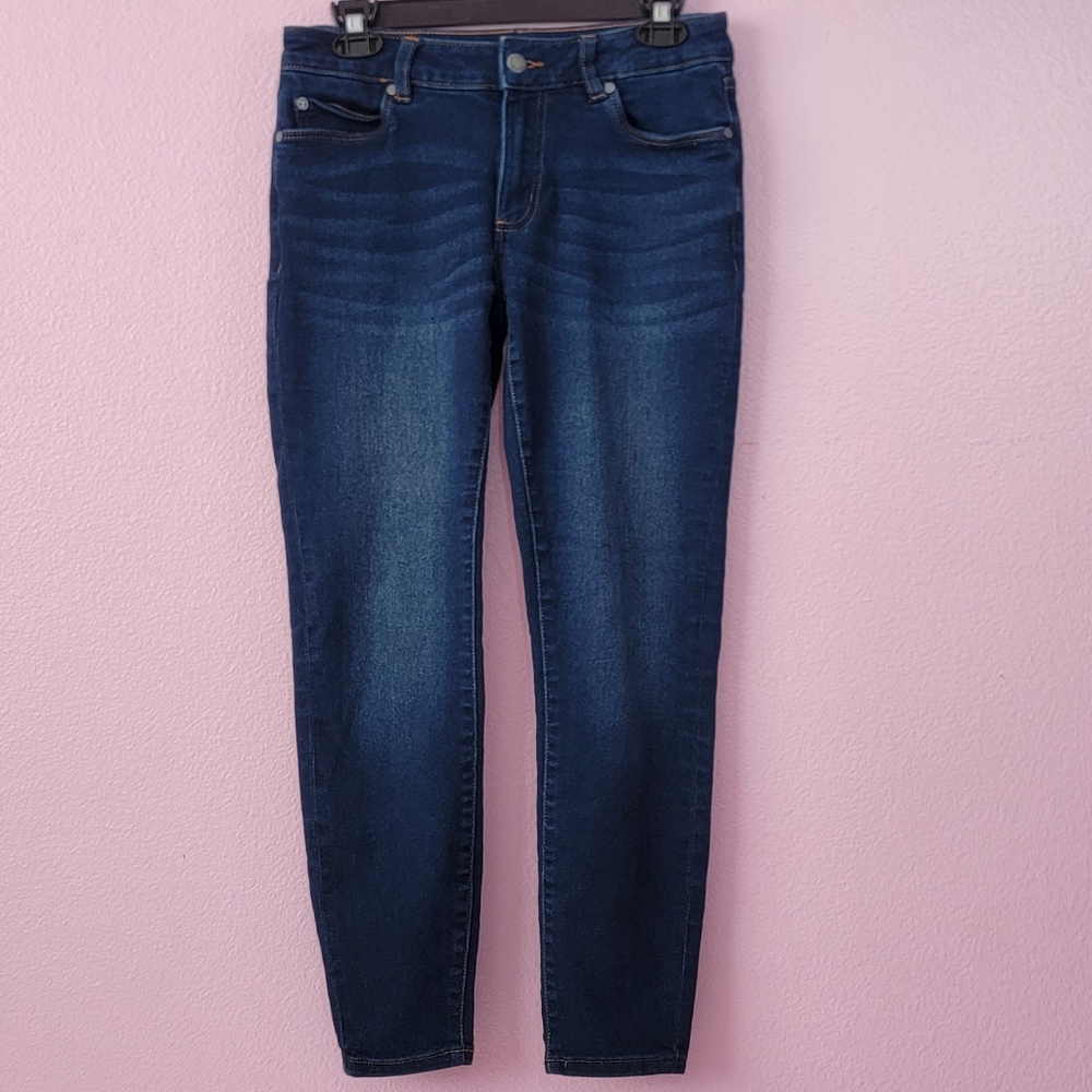 Tahari Skinny Jeans/ 4/27.
